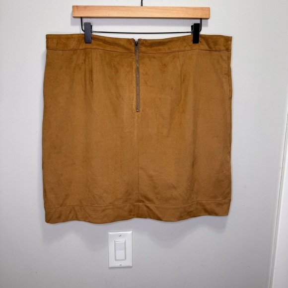 Reitman's Tan Faux Suede Button Down Mini Skirt Size 2x - Picture 7 of 14